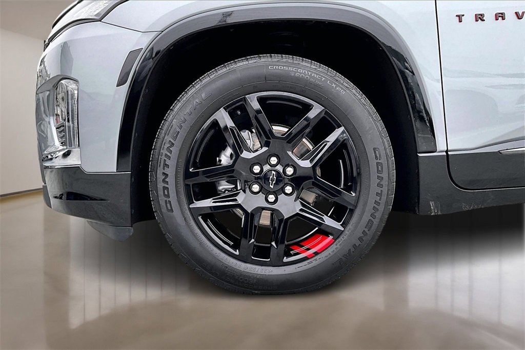 Used 2023 Chevrolet Traverse Premier w/ Redline Edition image 33