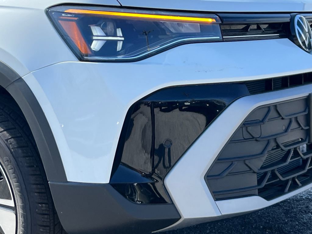 New 2026 Volkswagen Taos SE image 4