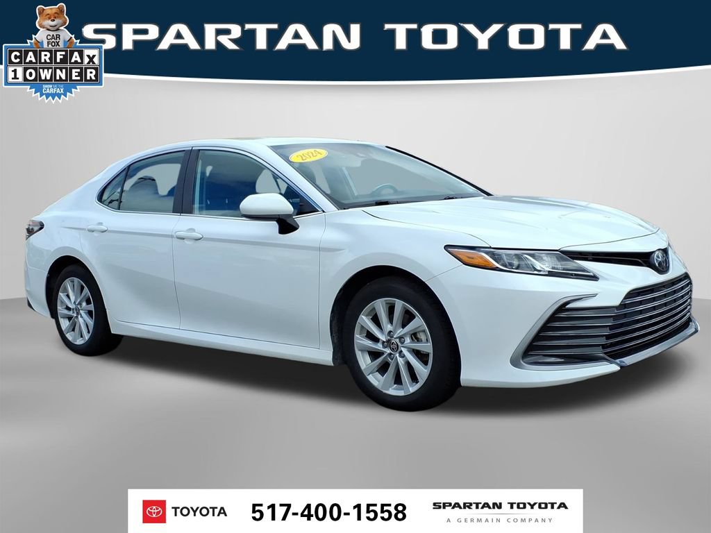 Used 2024 Toyota Camry LE FWD image 4