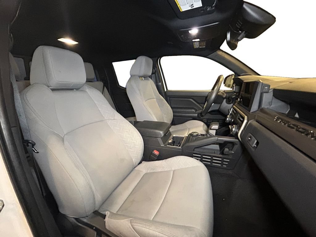 Used 2024 Toyota Tacoma SR5 AWD/4WD image 15