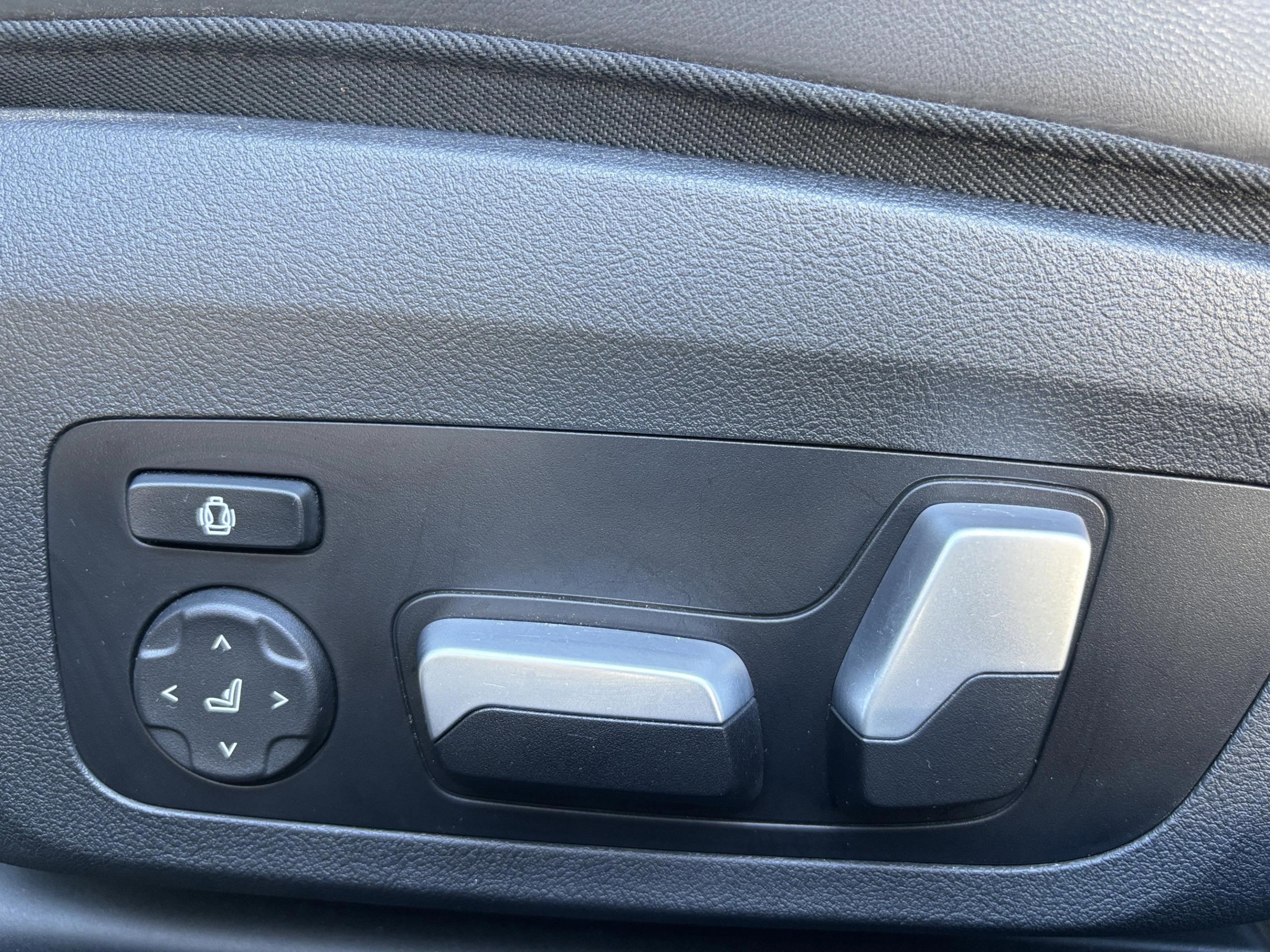 Used 2023 BMW M4 xDrive Competition w/ Executive Package image 17