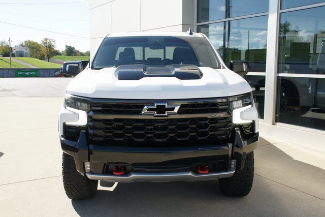 Used 2023 Chevrolet Silverado 1500 ZR2 w/ Technology Package image 6