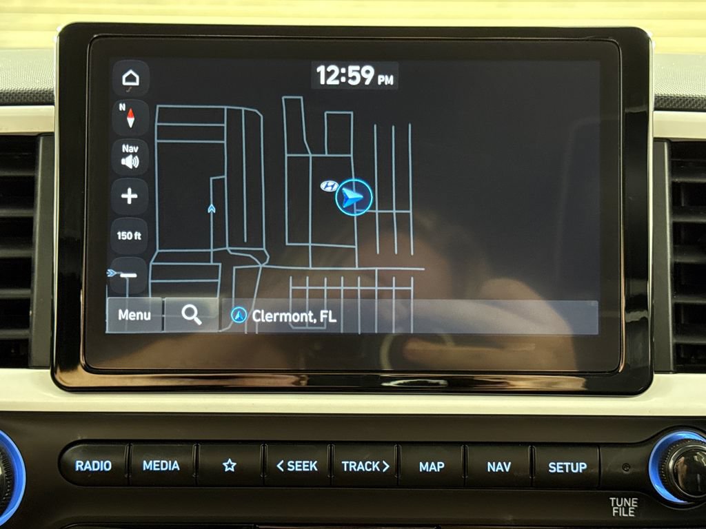 Certified 2024 Hyundai Venue Limited FWD image 20