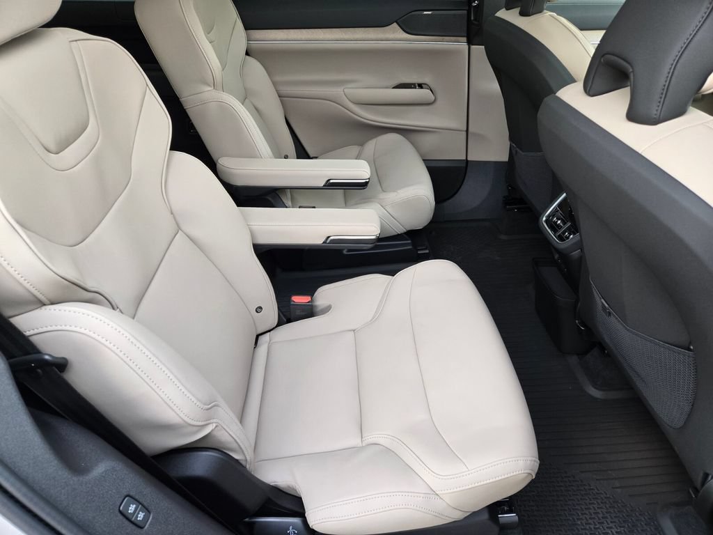 New 2025 Volvo EX90 Ultra AWD/4WD image 19
