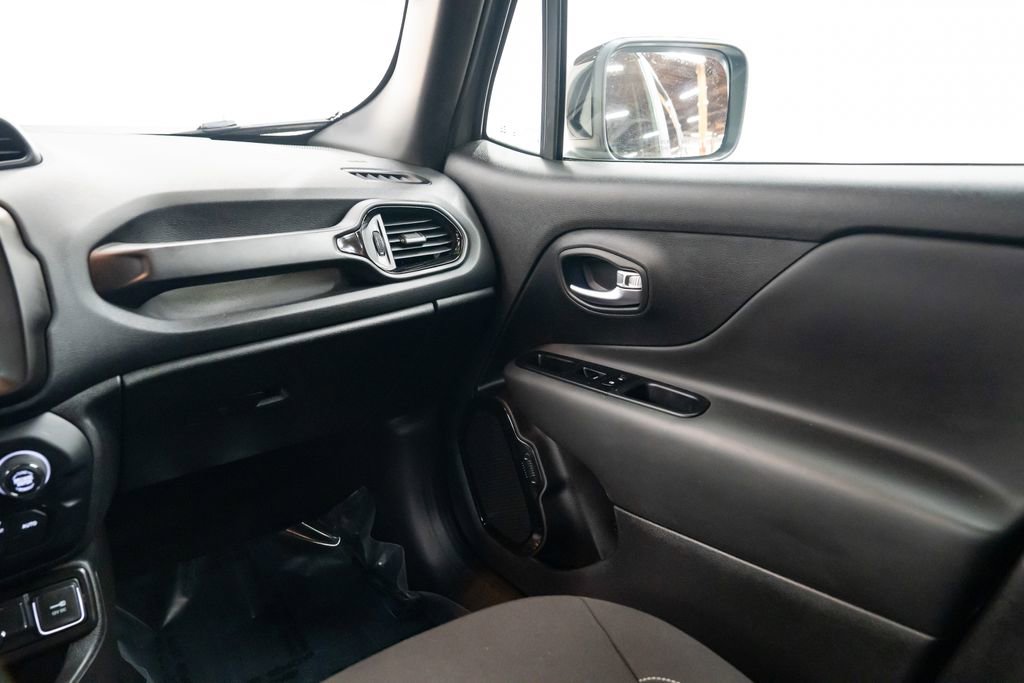 Used 2022 Jeep Renegade Altitude w/ Convenience Group image 10
