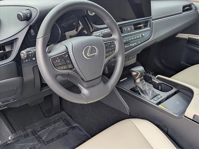 Used 2025 Lexus ES 300h w/ Premium Package image 9