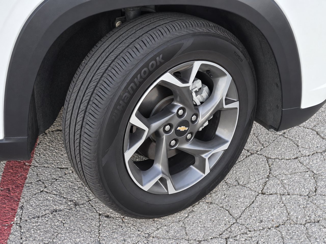 Certified 2024 Chevrolet Trax LT FWD image 9