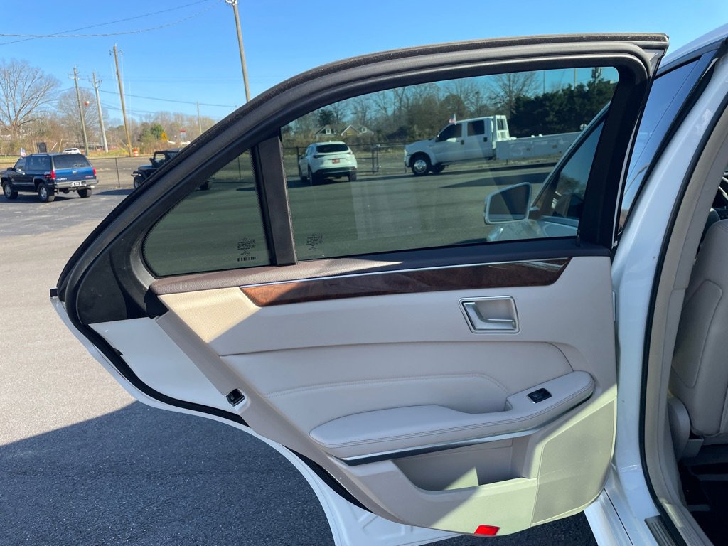 Used 2014 Mercedes-Benz E 350 Sedan image 17