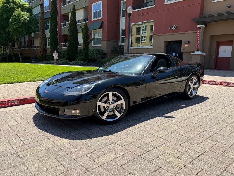 Used 2009 Chevrolet Corvette Coupe w/ Preferred Equipment Group RWD image 2