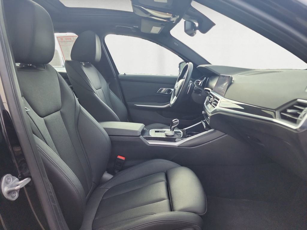Used 2021 BMW 330i xDrive Sedan w/ Convenience Package image 15