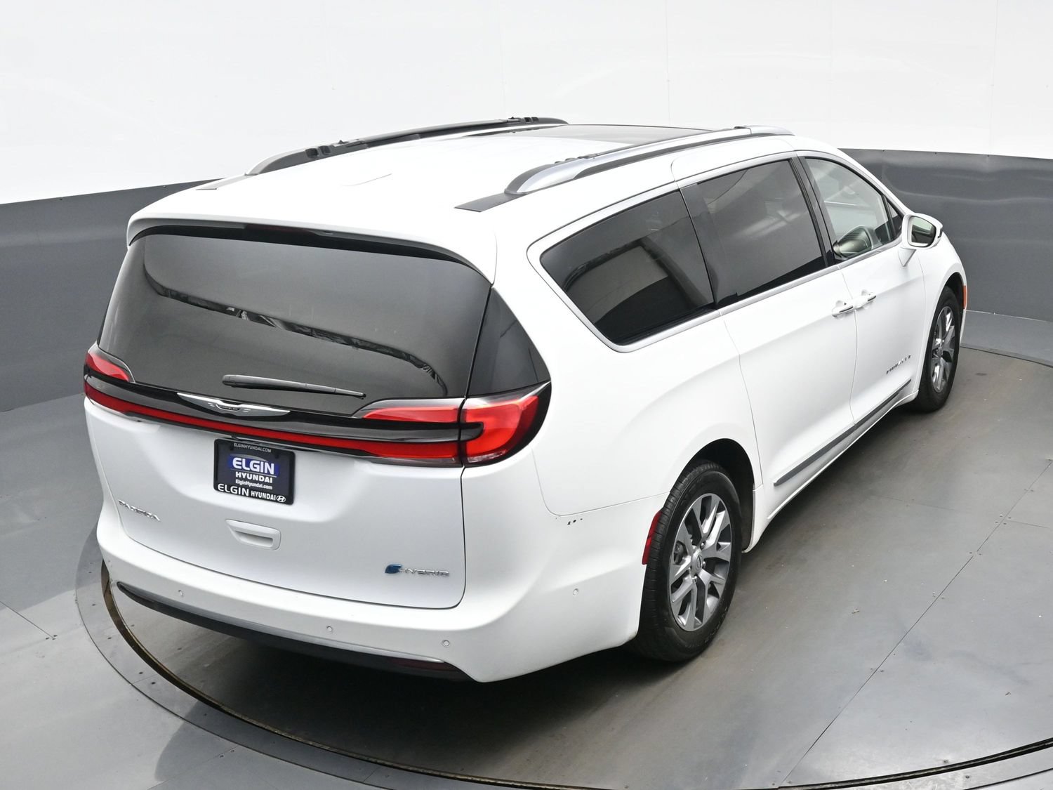 Used 2022 Chrysler Pacifica Pinnacle FWD image 39