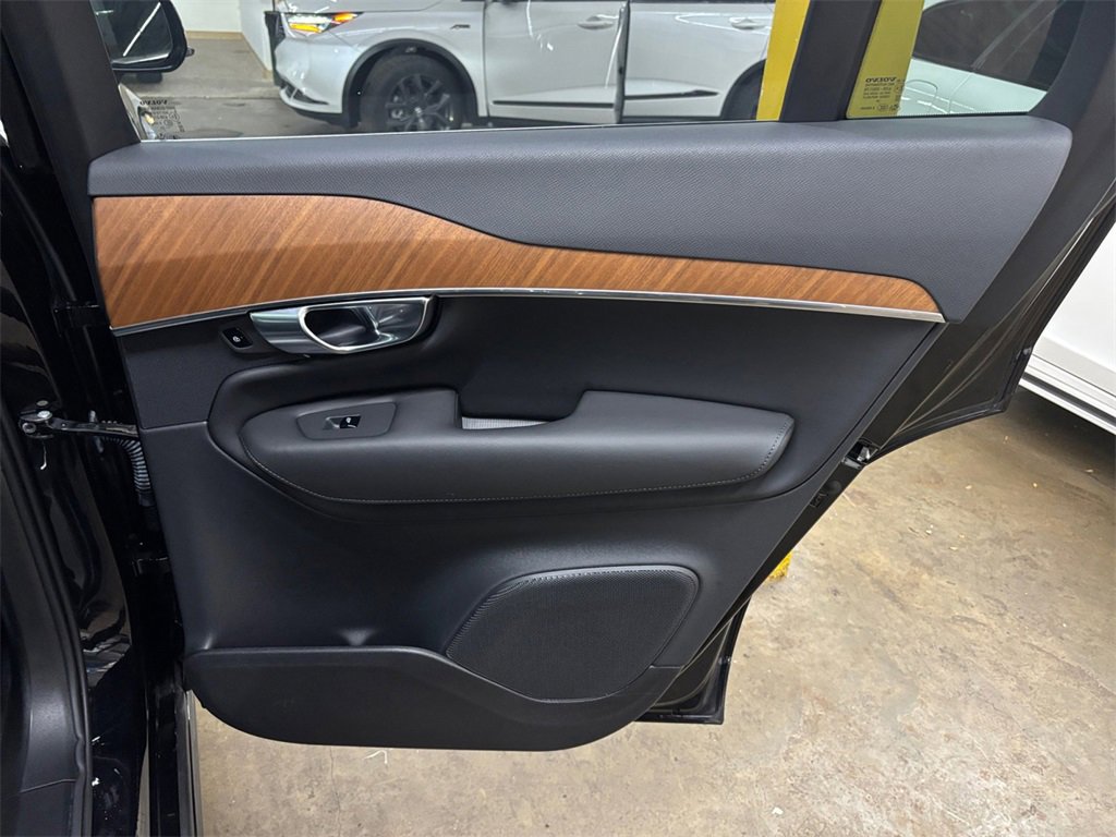 Certified 2025 Volvo XC90 B5 Plus w/ Protection Package Premier image 20