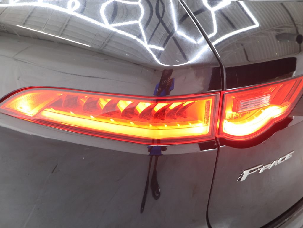 Used 2020 Jaguar F-PACE Prestige AWD/4WD image 31