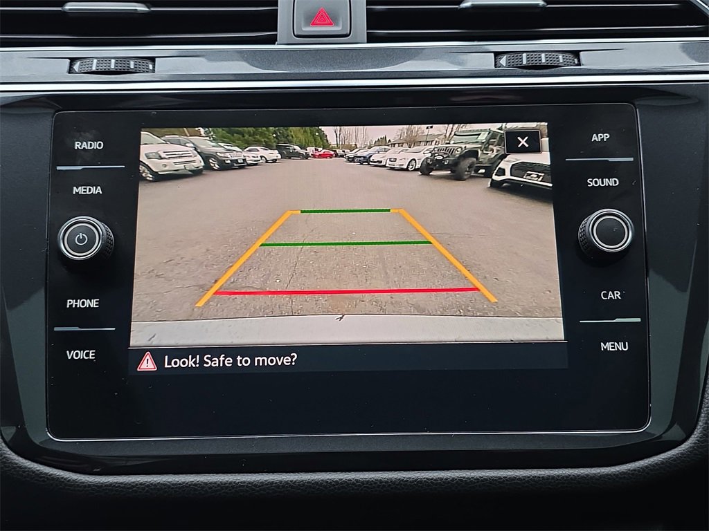 Used 2022 Volkswagen Tiguan SE R-Line image 25