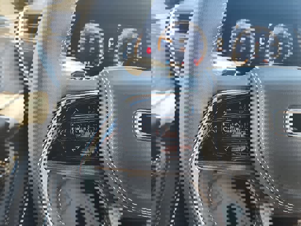 Used 2023 Jeep Grand Cherokee L Overland image 38