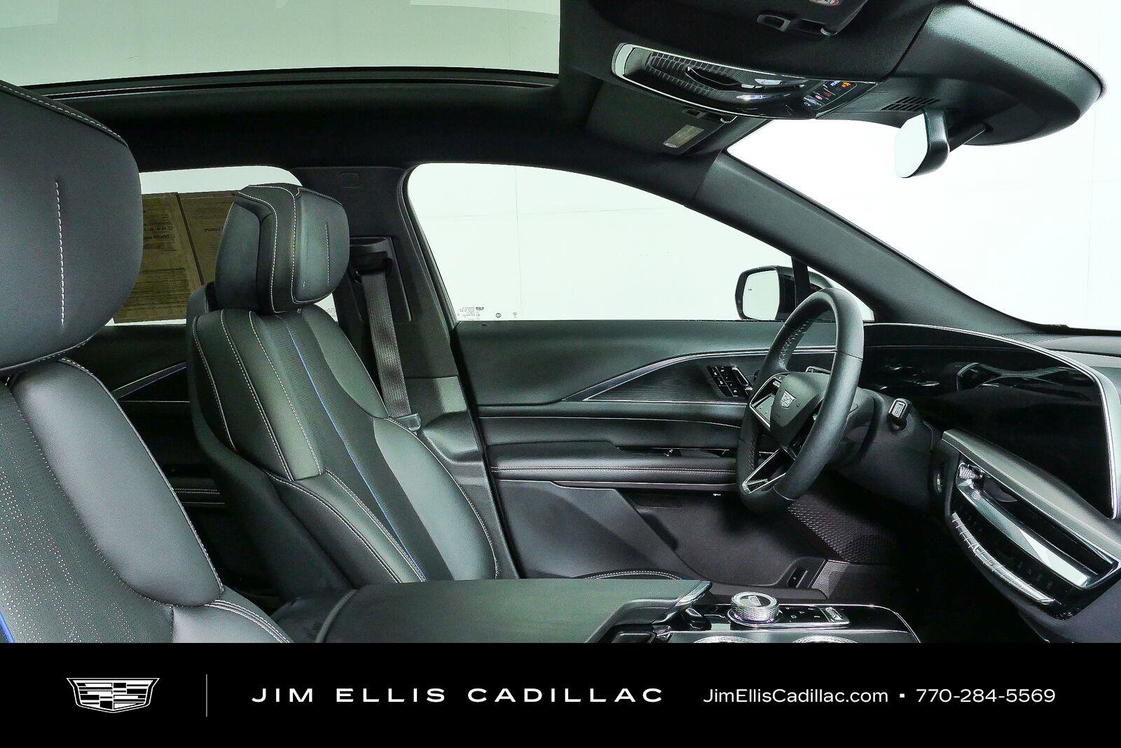 Used 2025 Cadillac Lyriq Luxury AWD/4WD image 20