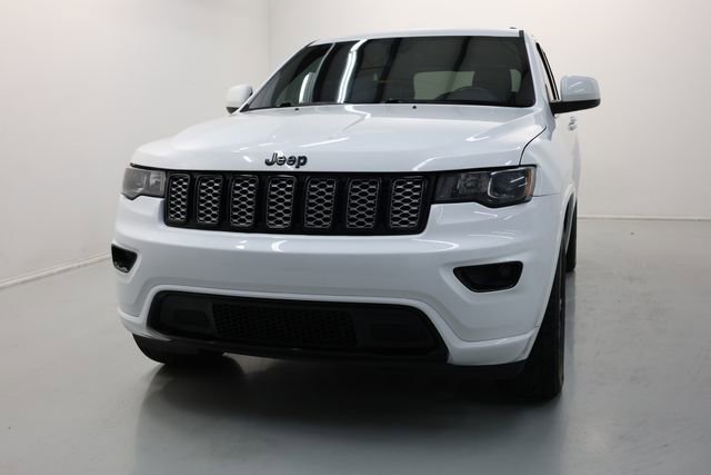 Used 2017 Jeep Grand Cherokee Altitude image 36