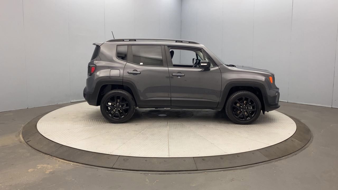 Used 2023 Jeep Renegade Altitude w/ Sun/Sound Group AWD/4WD image 6