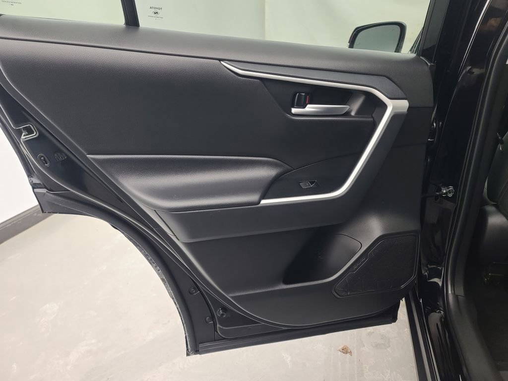 Used 2025 Toyota RAV4 XLE image 20