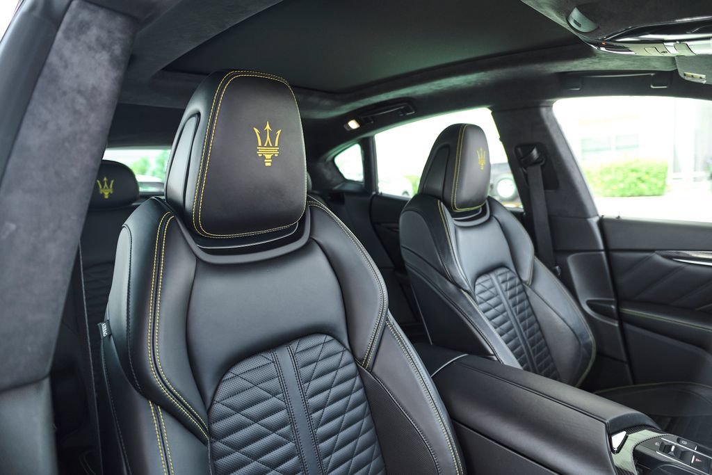 Used 2022 Maserati Levante F Tributo AWD/4WD image 41