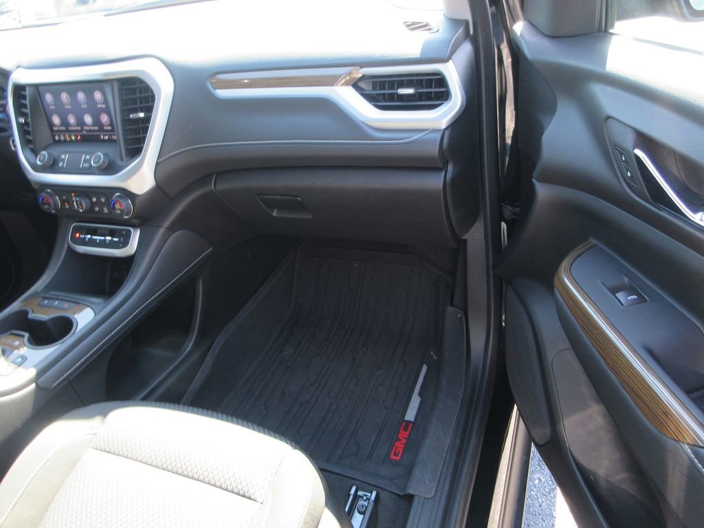 Used 2023 GMC Acadia SLE w/ Driver Convenience Package image 18