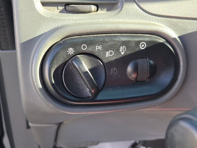 Used 2004 Ford Explorer Sport Trac XLS RWD image 25