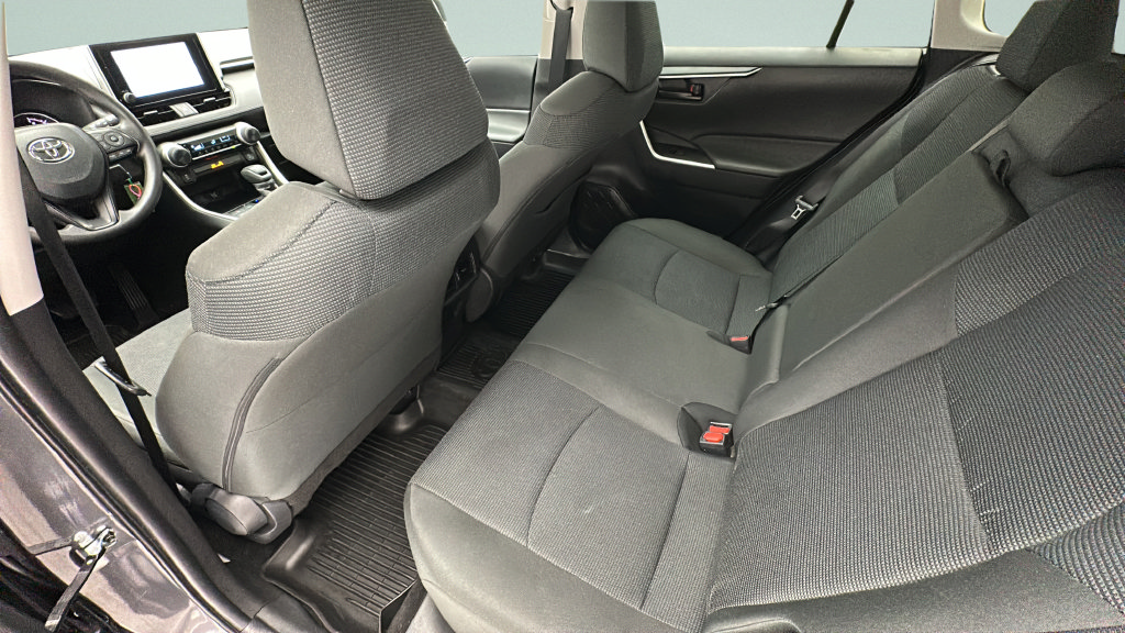 Used 2025 Toyota RAV4 LE AWD/4WD image 9