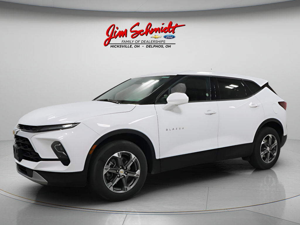 Used 2025 Chevrolet Blazer LT AWD/4WD image 2