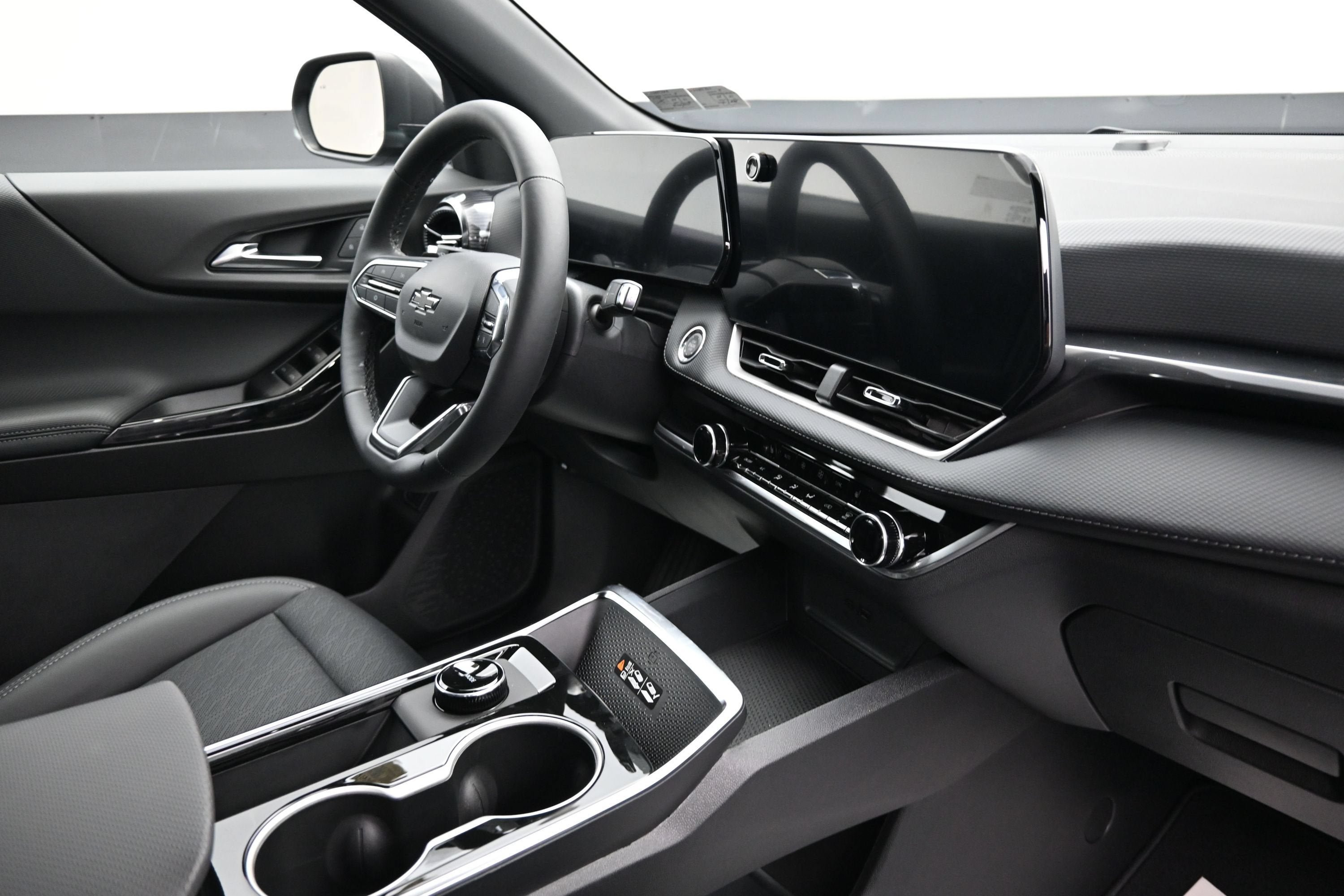 New 2027 Chevrolet Equinox LT w/ Convenience Package II FWD image 29