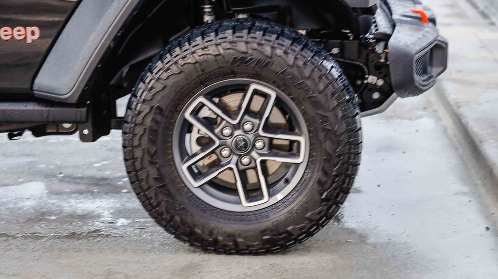 Used 2025 Jeep Gladiator Mojave image 11