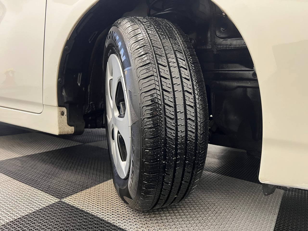 Used 2012 Toyota Prius Three image 27