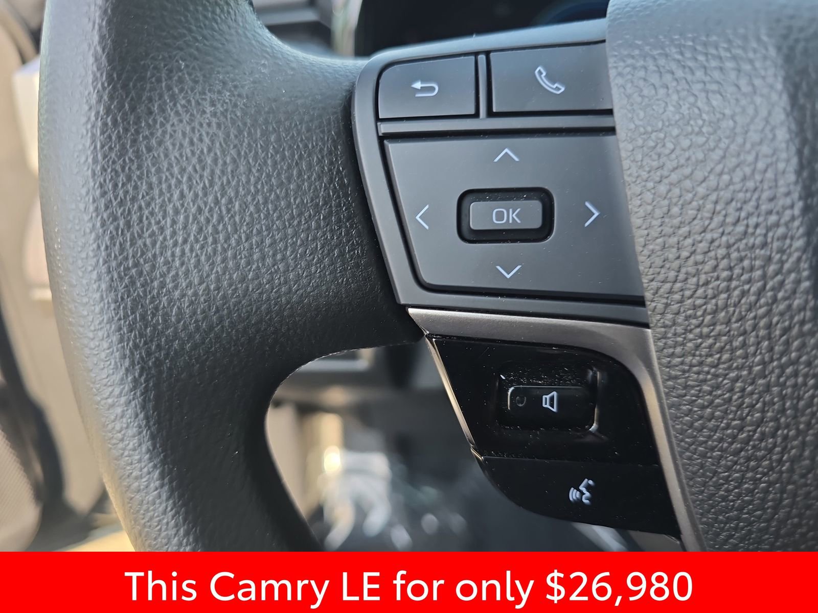 Used 2025 Toyota Camry LE w/ Convenience Package image 22