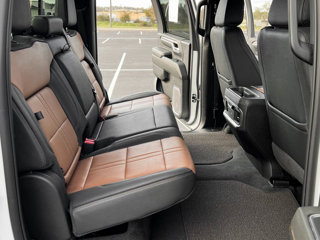 Used 2024 Chevrolet Silverado 2500 High Country image 20