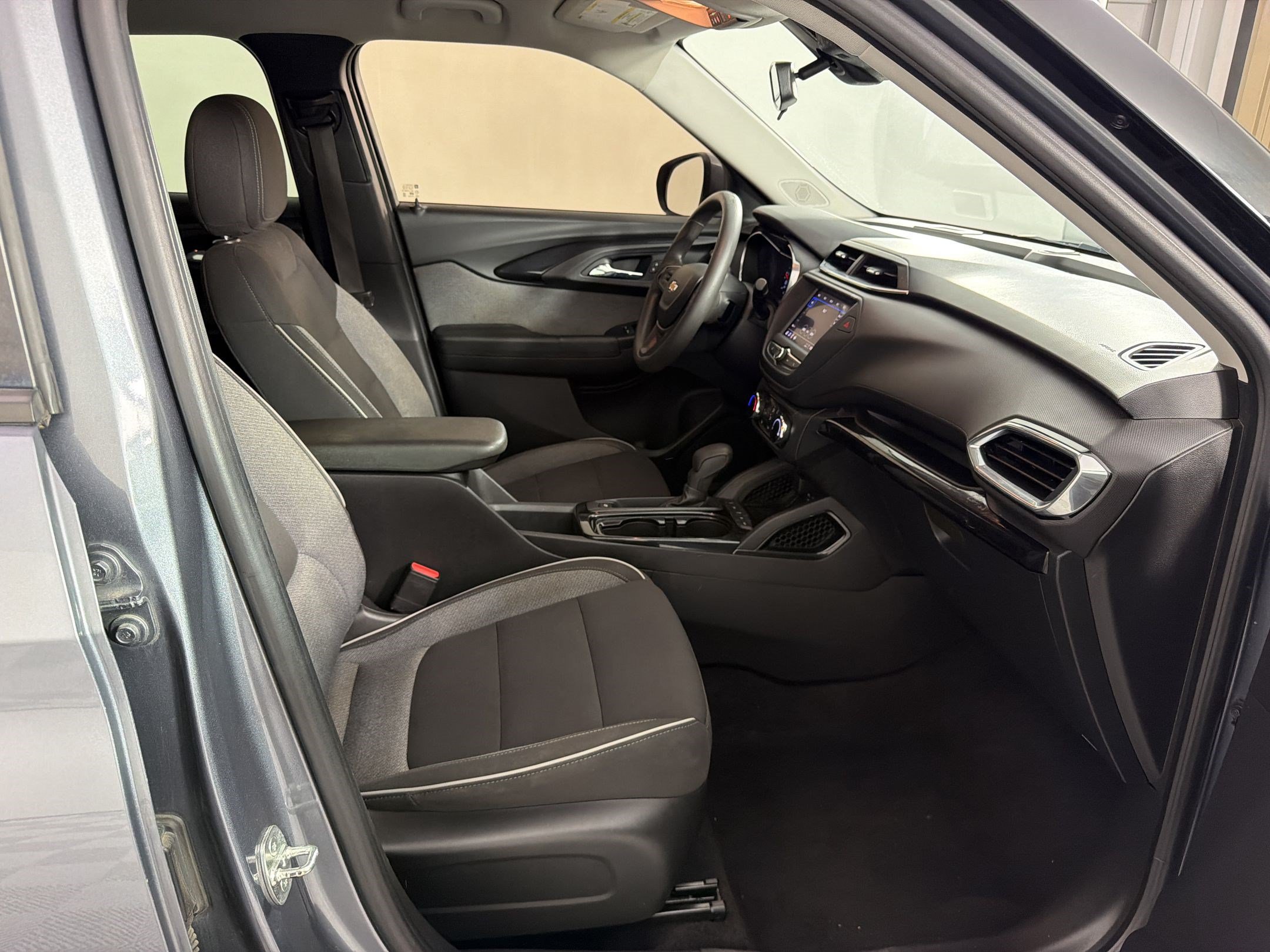 Used 2021 Chevrolet TrailBlazer LT AWD/4WD image 23