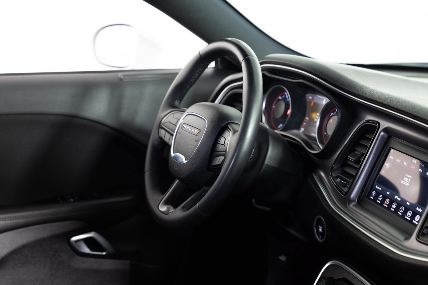 Used 2018 Dodge Challenger SXT RWD image 26