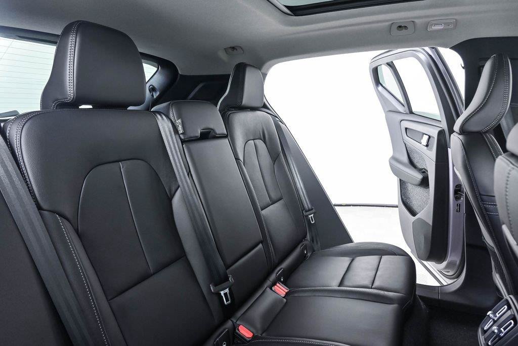 New 2026 Volvo XC40 B5 Plus w/ Protection Package Premier AWD/4WD image 21