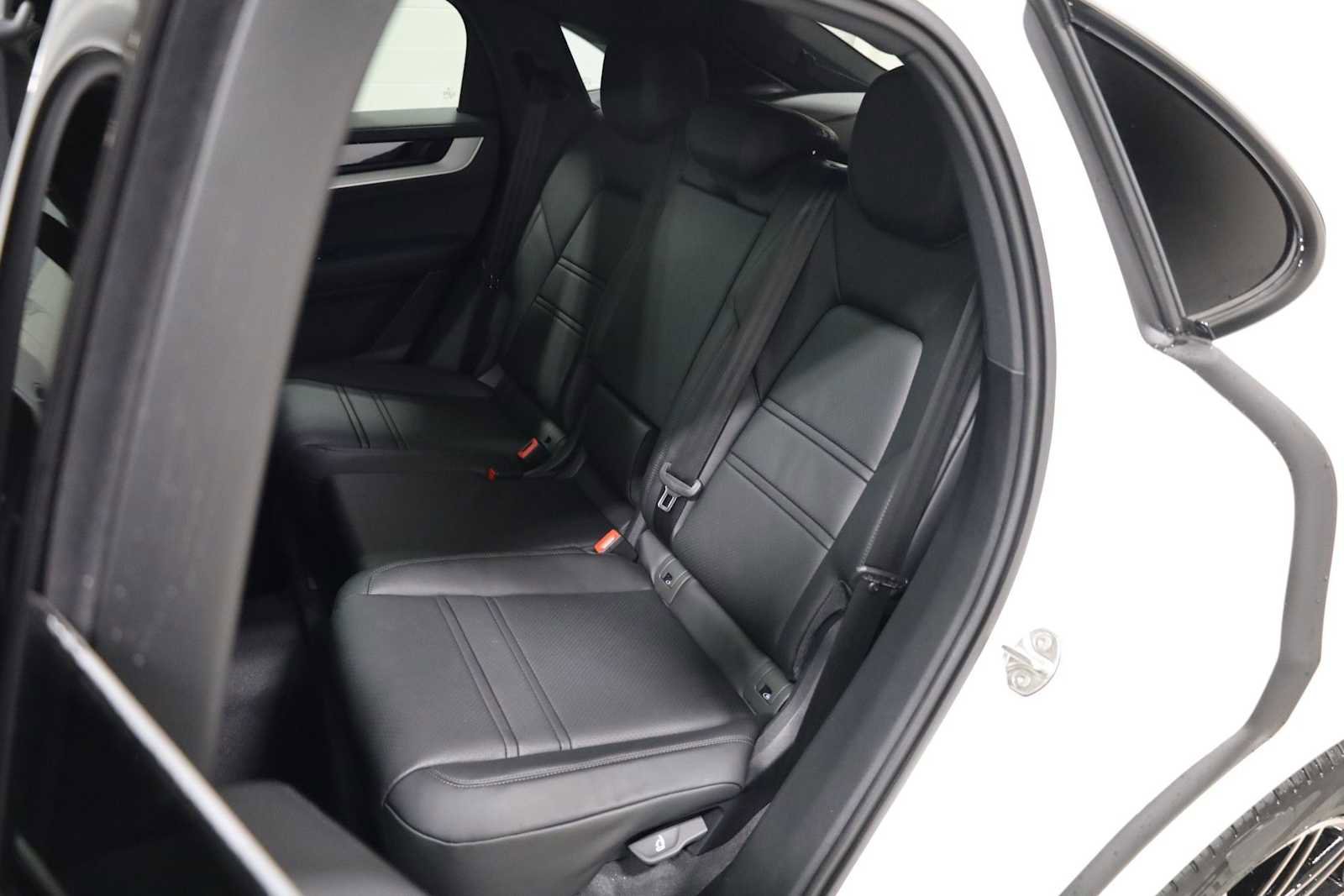 New 2026 Porsche Cayenne Coupe image 35