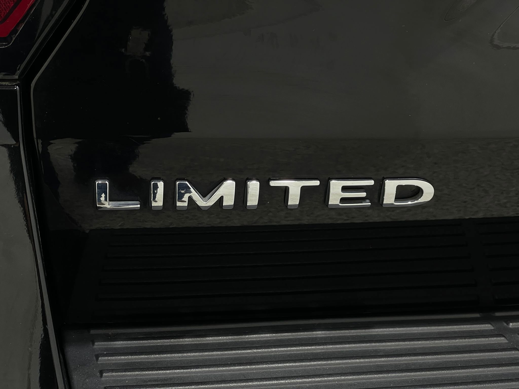 Used 2019 Ford Expedition Limited w/ Equipment Group 302A AWD/4WD image 42