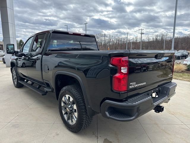 Used 2025 Chevrolet Silverado 2500 Custom w/ Custom Value Package image 5