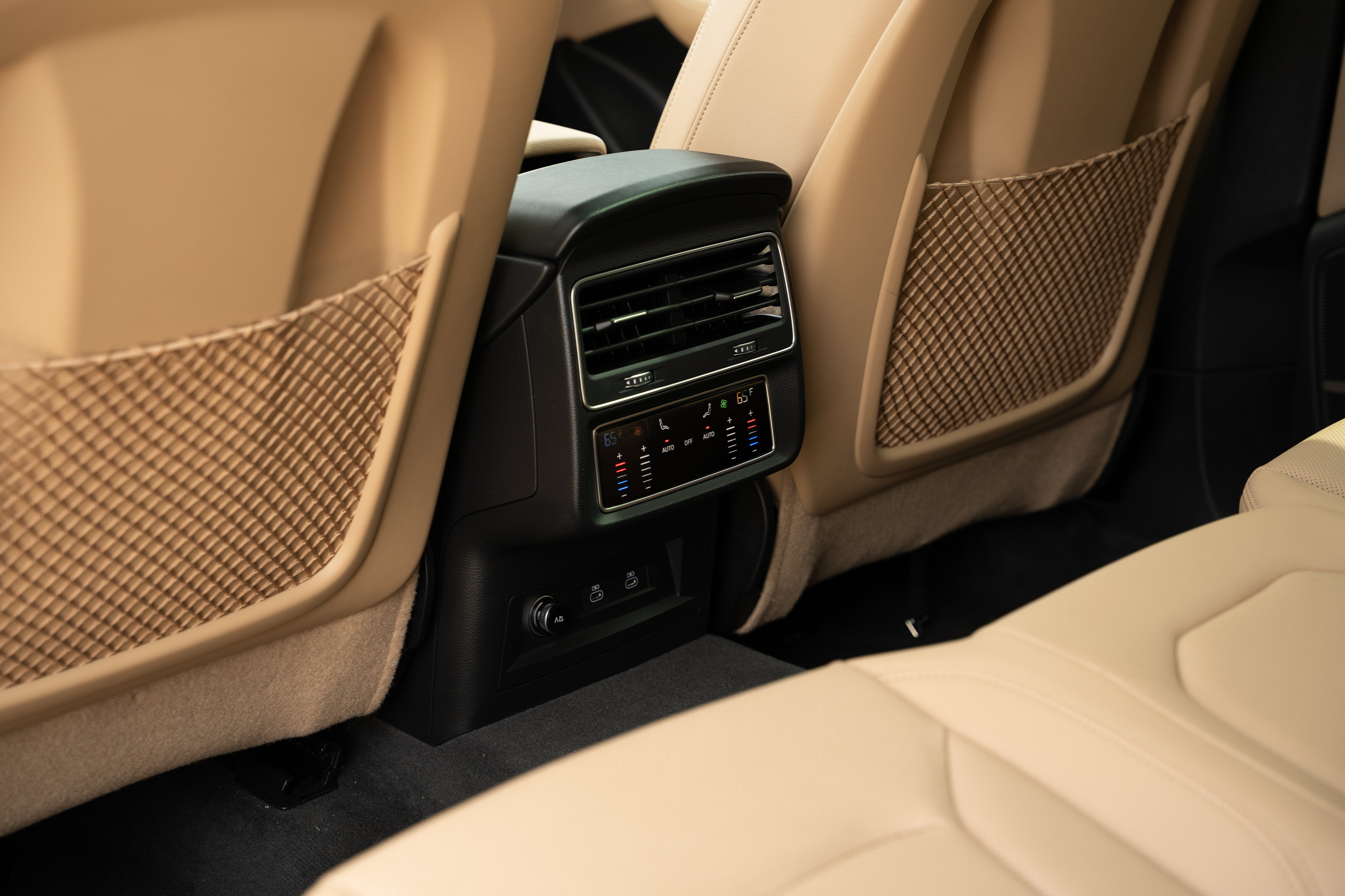 Certified 2023 Audi Q8 Premium Plus AWD/4WD image 27