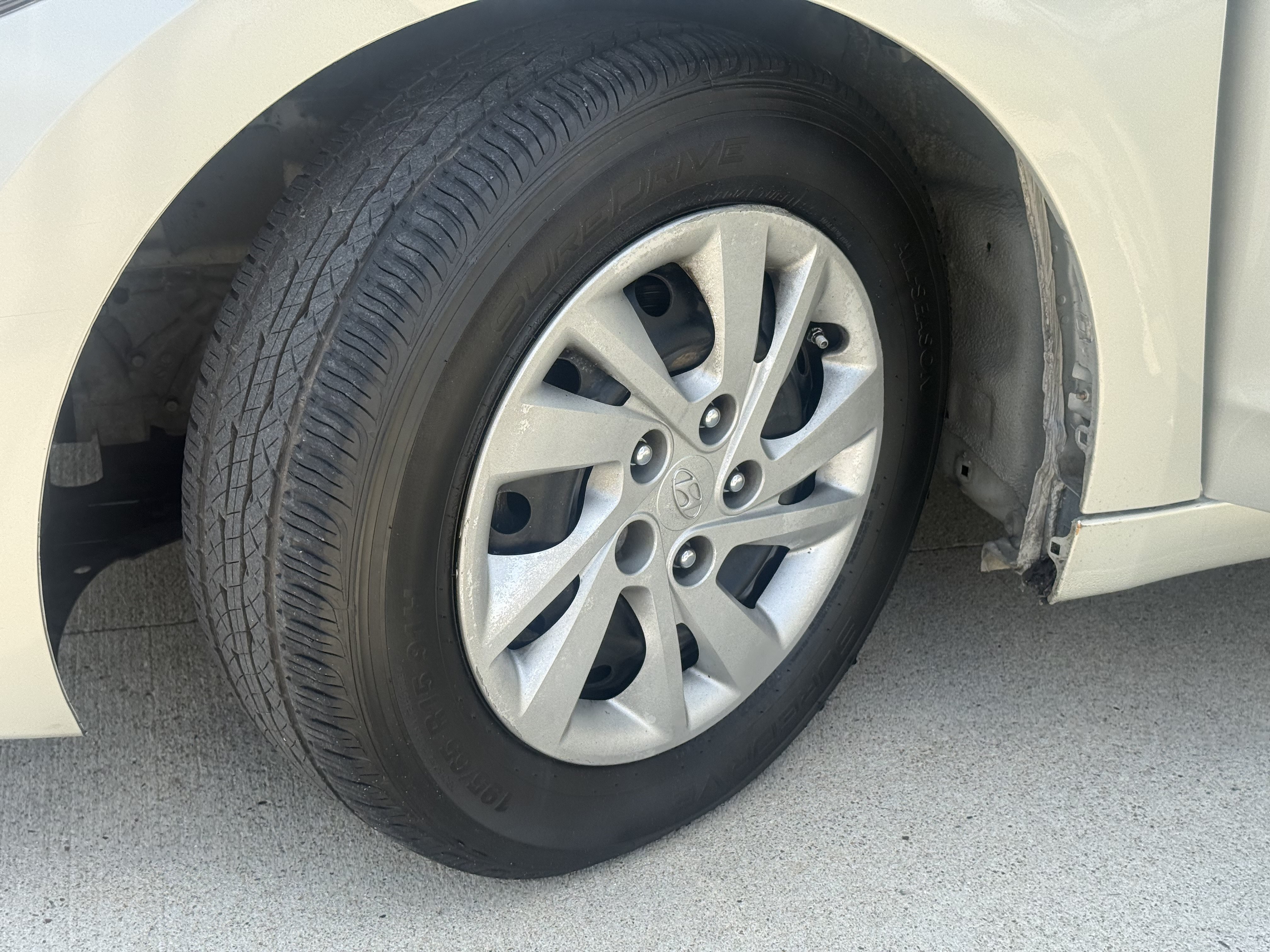 Used 2017 Hyundai Elantra SE FWD image 18