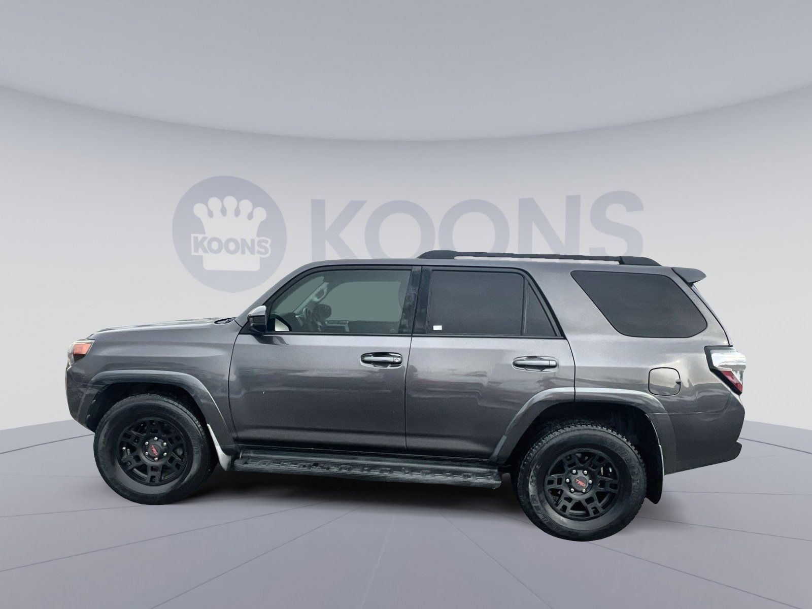 Used 2016 Toyota 4Runner SR5 image 2