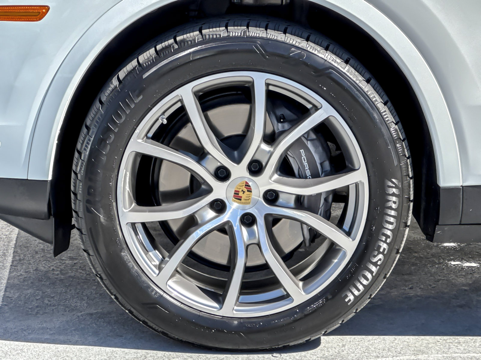 Certified 2024 Porsche Cayenne AWD/4WD image 34