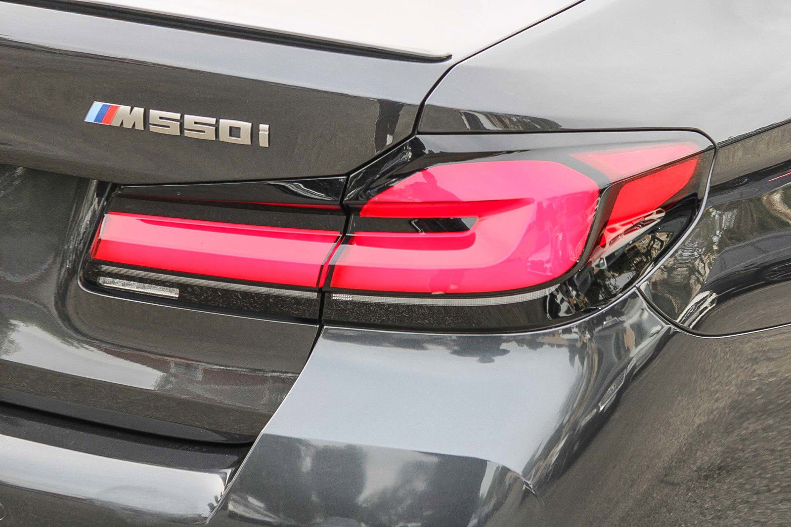 Used 2023 BMW M550i xDrive image 7