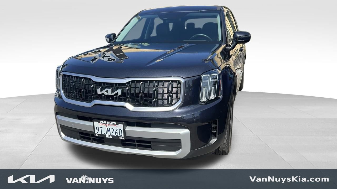 Used 2025 Kia Telluride LX FWD image 1