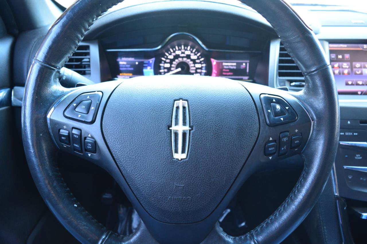 Used 2013 Lincoln MKS image 19