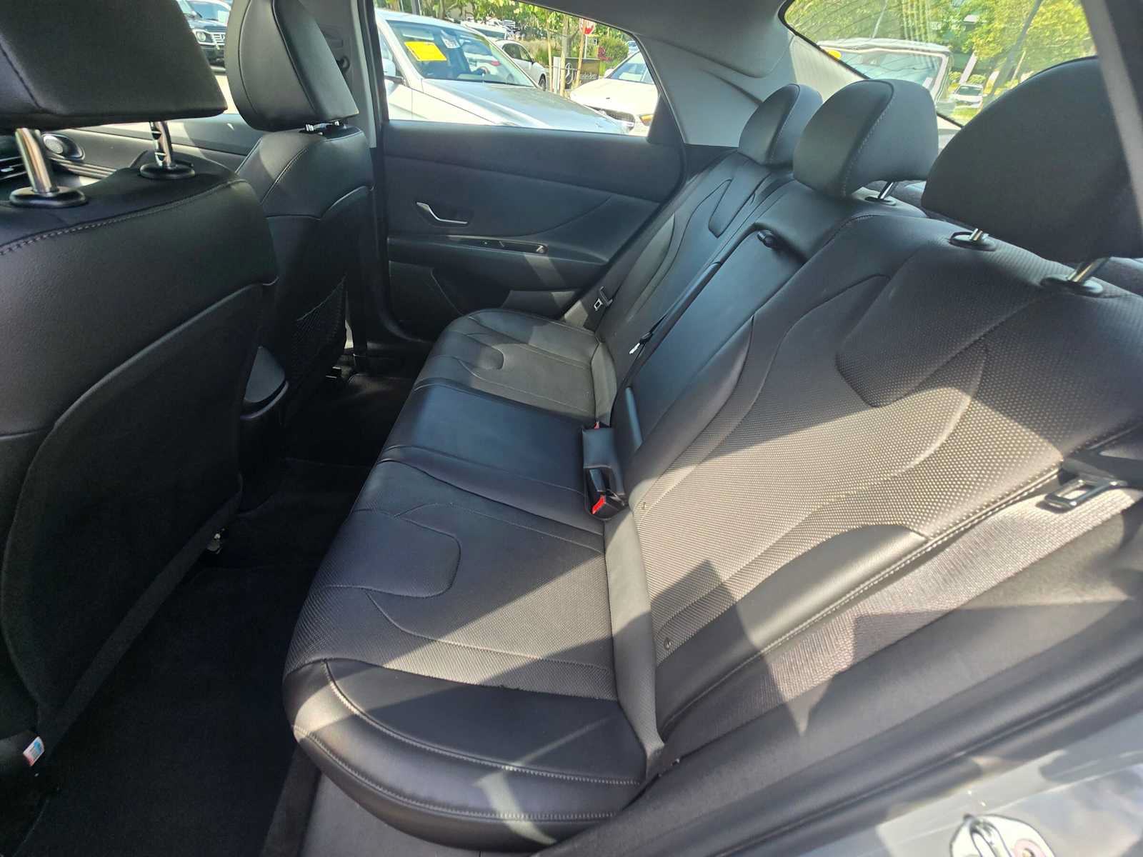 Used 2021 Hyundai Elantra Limited FWD image 17