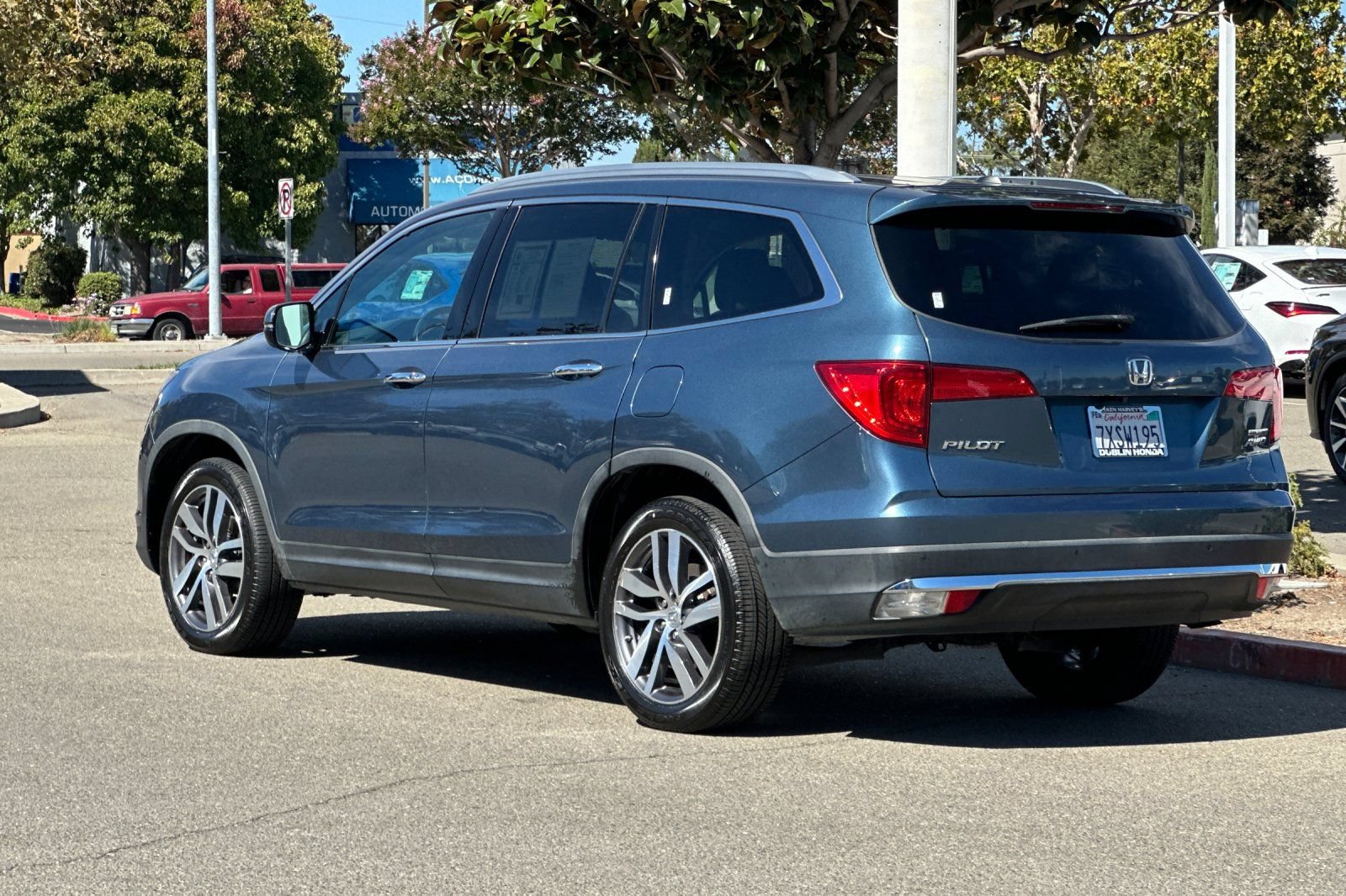 Used 2016 Honda Pilot Touring image 6