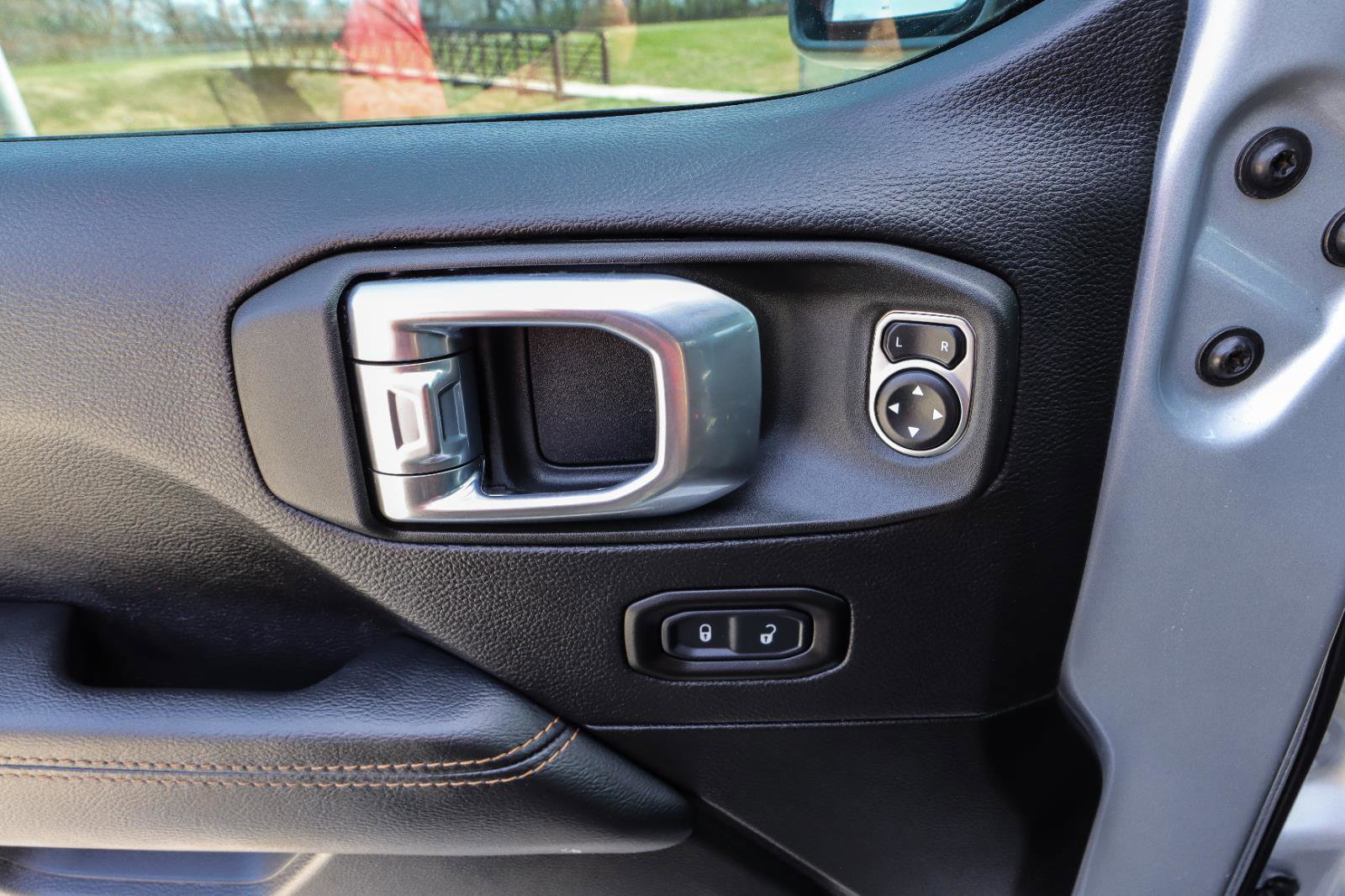 Used 2022 Jeep Wrangler Unlimited Sahara image 47