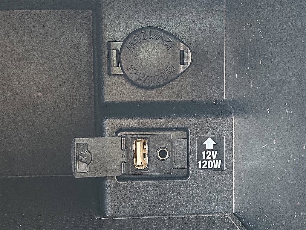 Used 2014 Toyota Camry LE image 26